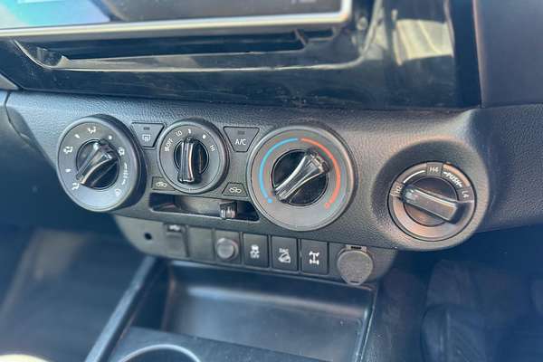 2020 Toyota Hilux SR GUN126R 4X4