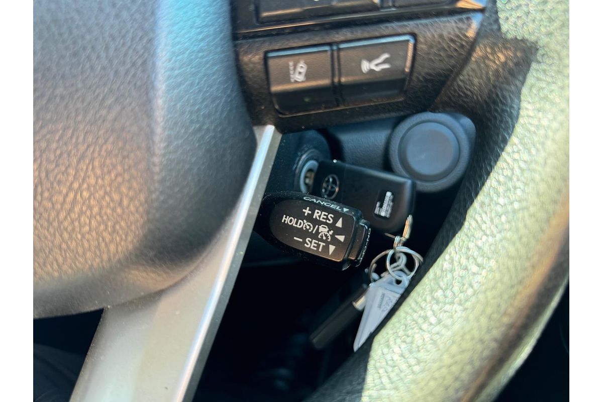 2020 Toyota Hilux SR GUN126R 4X4