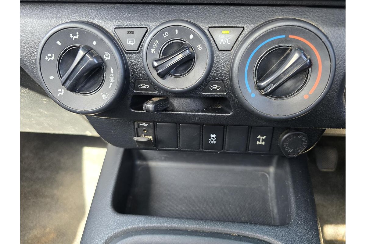2016 Toyota Hilux SR GUN126R 4X4