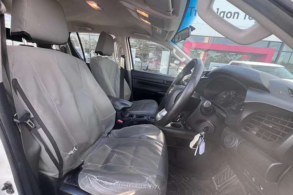 2017 Toyota Hilux Workmate GUN125R 4X4