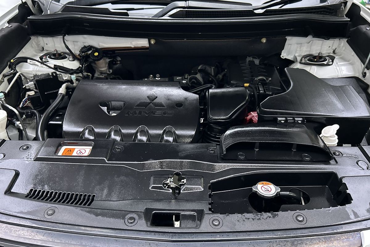 2018 Mitsubishi Outlander ES ADAS ZL