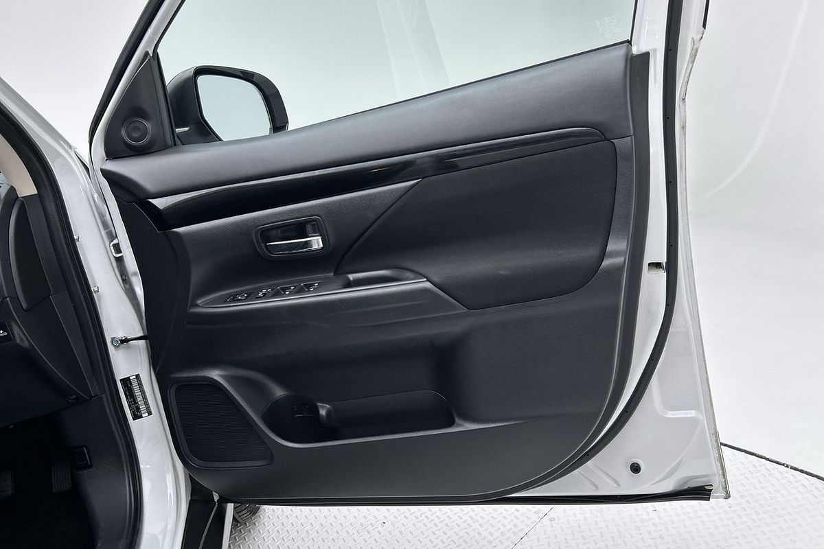 2018 Mitsubishi Outlander ES ADAS ZL