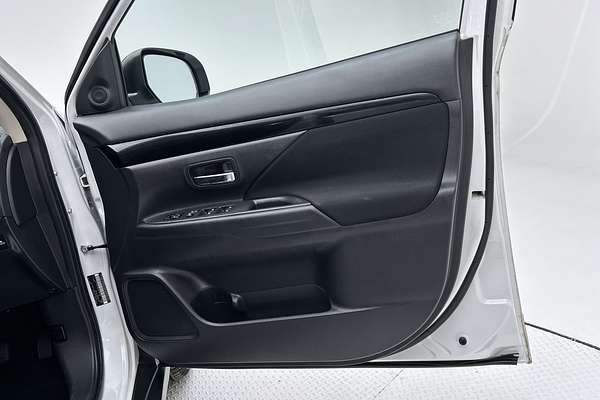 2018 Mitsubishi Outlander ES ADAS ZL