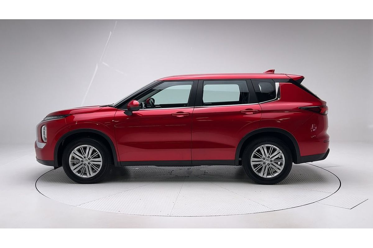 2023 Mitsubishi Outlander LS ZM