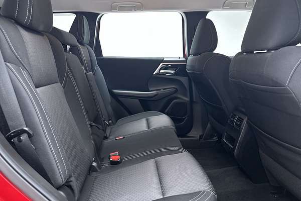 2023 Mitsubishi Outlander LS ZM