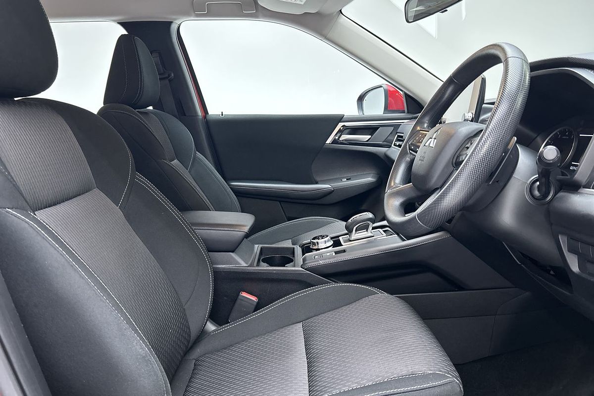 2023 Mitsubishi Outlander LS ZM