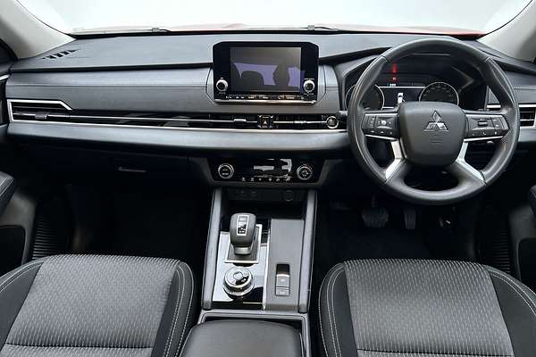 2023 Mitsubishi Outlander LS ZM