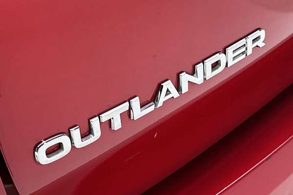 2023 Mitsubishi Outlander LS ZM