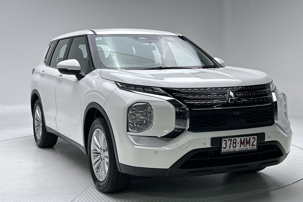 2023 Mitsubishi Outlander ES ZM