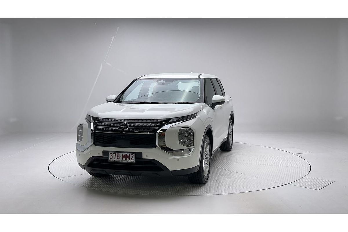 2023 Mitsubishi Outlander ES ZM