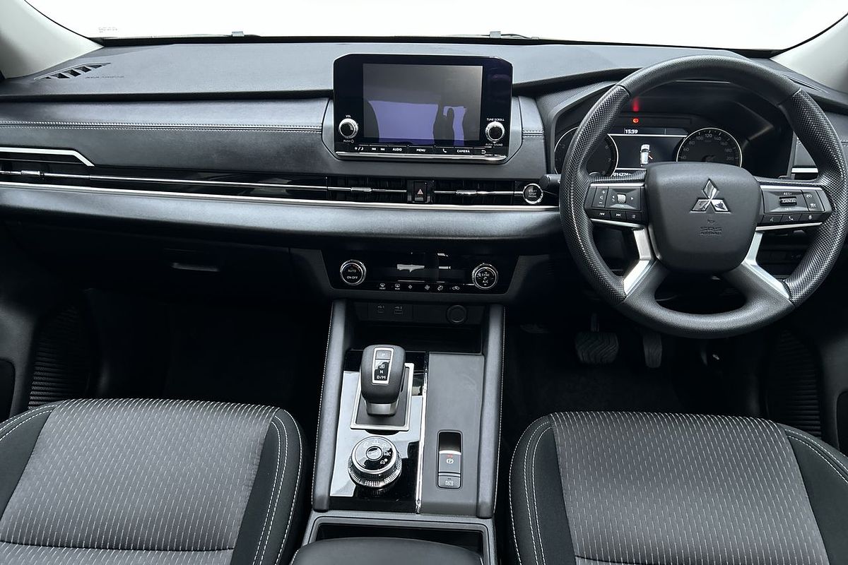 2023 Mitsubishi Outlander ES ZM