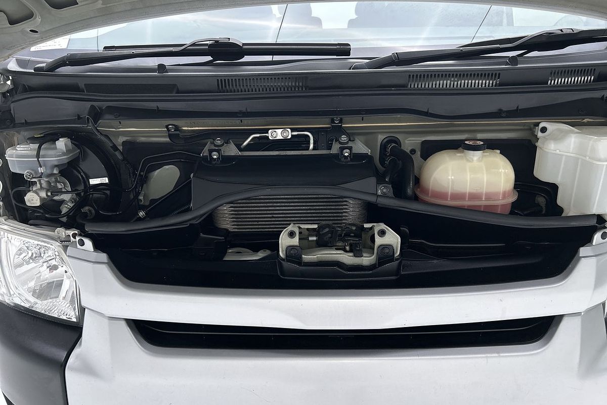 2018 Toyota Hiace Commuter KDH223R