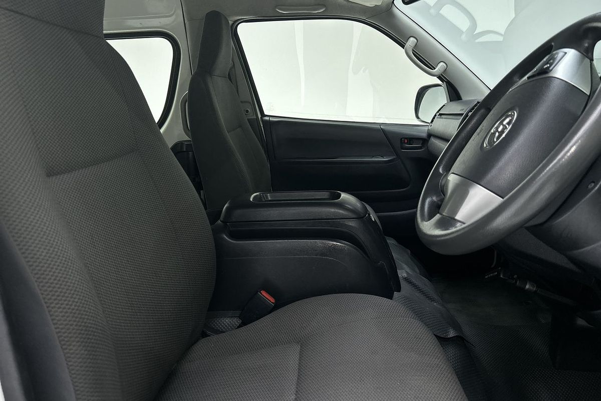2018 Toyota Hiace Commuter KDH223R