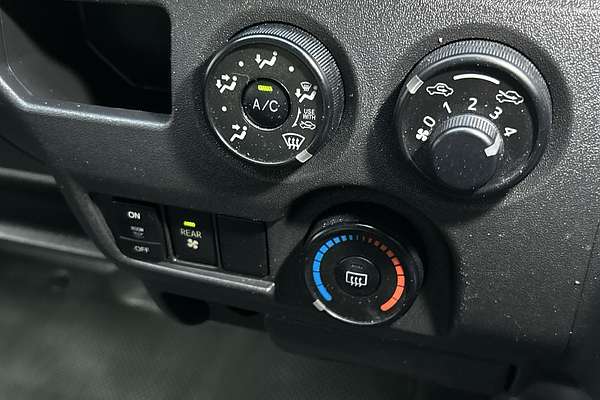 2018 Toyota Hiace Commuter KDH223R