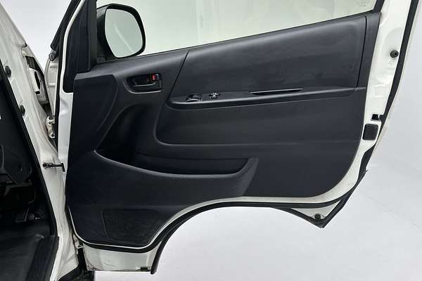2018 Toyota Hiace Commuter KDH223R