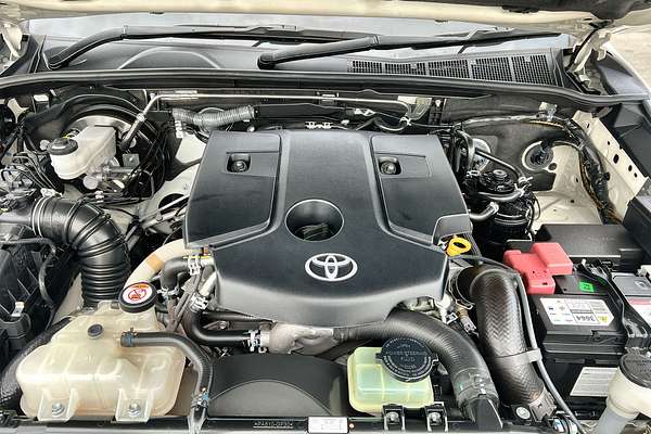 2020 Toyota Hilux SR5 GUN126R 4X4