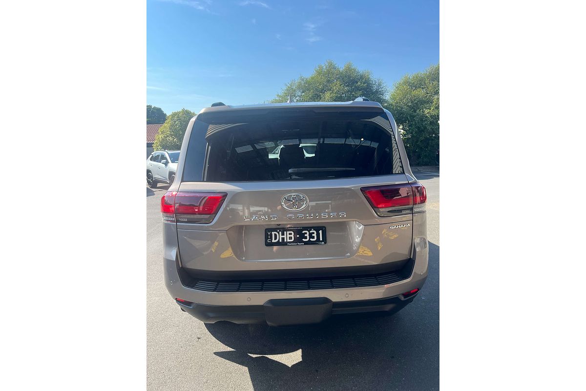 2024 Toyota Landcruiser Sahara FJA300R