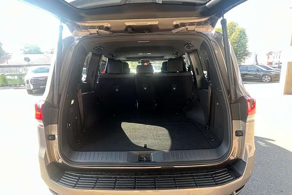 2024 Toyota Landcruiser Sahara FJA300R