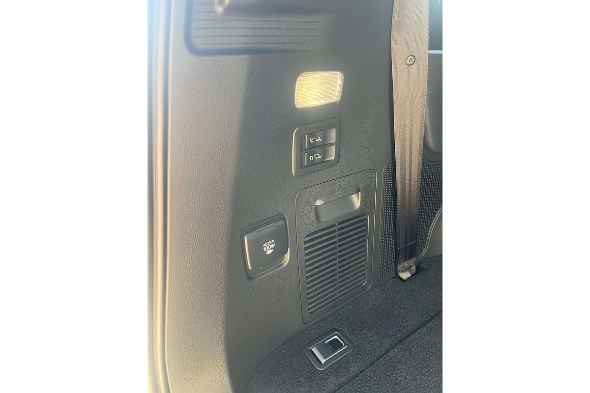 2024 Toyota Landcruiser Sahara FJA300R