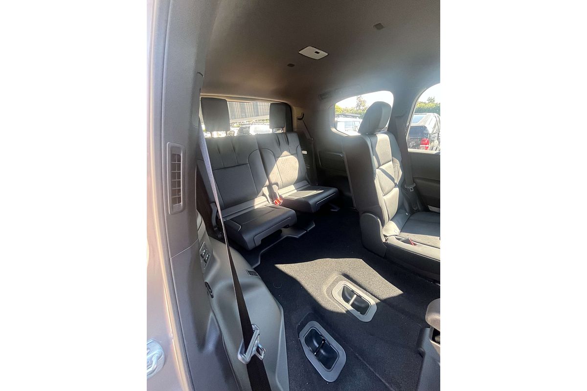 2024 Toyota Landcruiser Sahara FJA300R