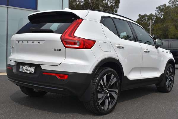2023 Volvo XC40 Ultimate B5 Dark