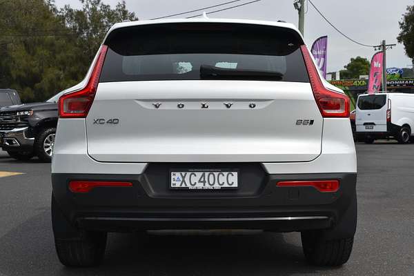 2023 Volvo XC40 Ultimate B5 Dark