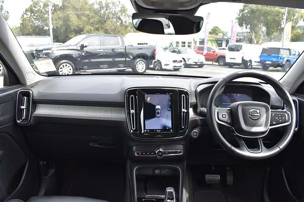 2023 Volvo XC40 Ultimate B5 Dark