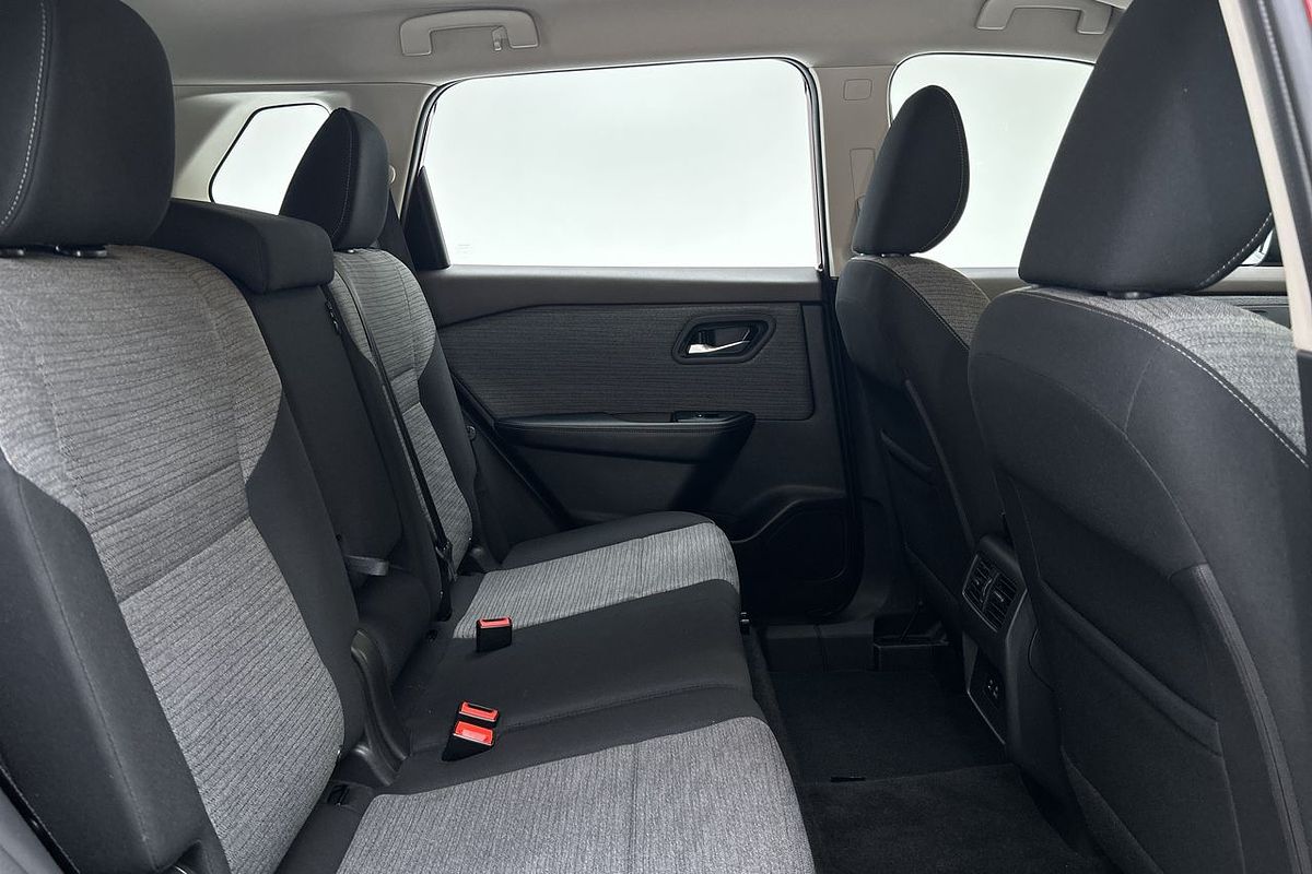 2023 Nissan X-TRAIL ST T33