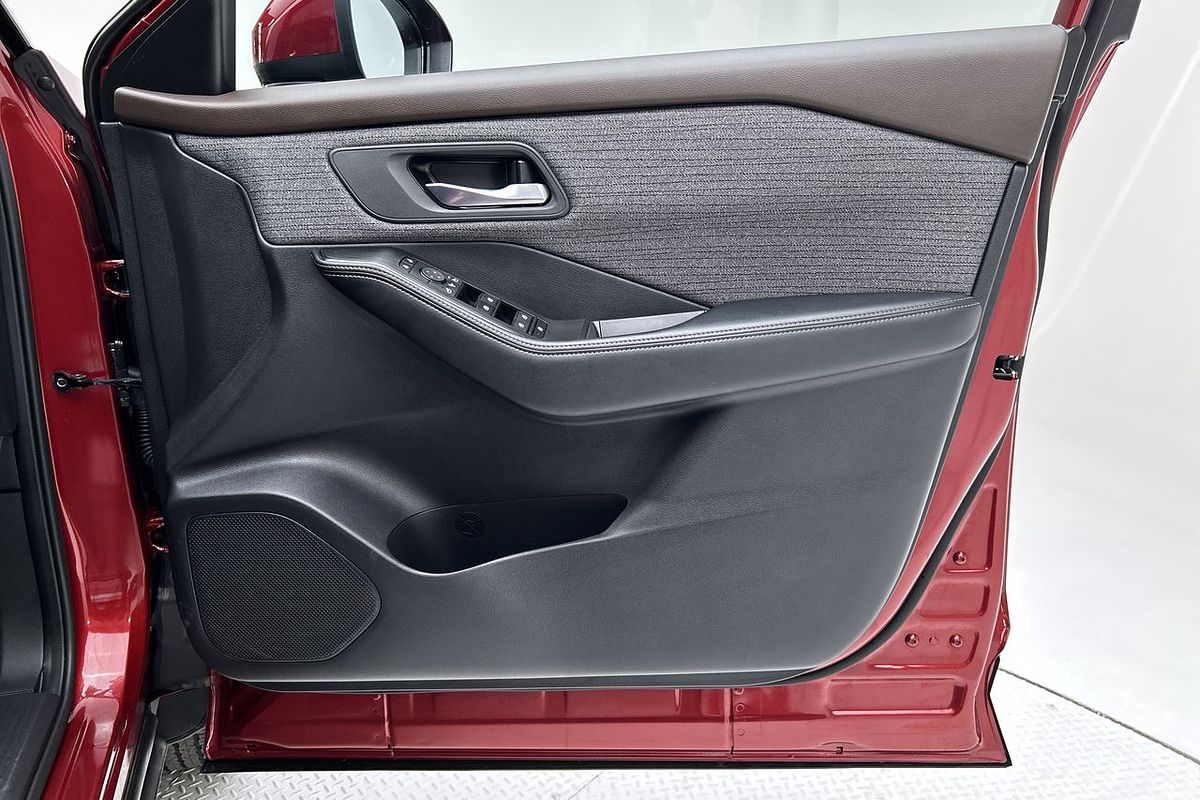 2023 Nissan X-TRAIL ST T33