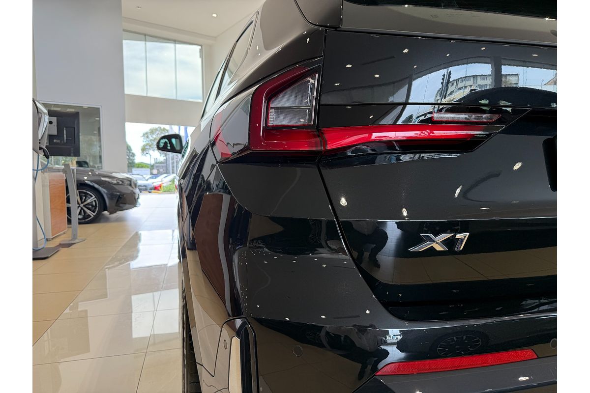 2023 BMW X1 sDrive18i U11