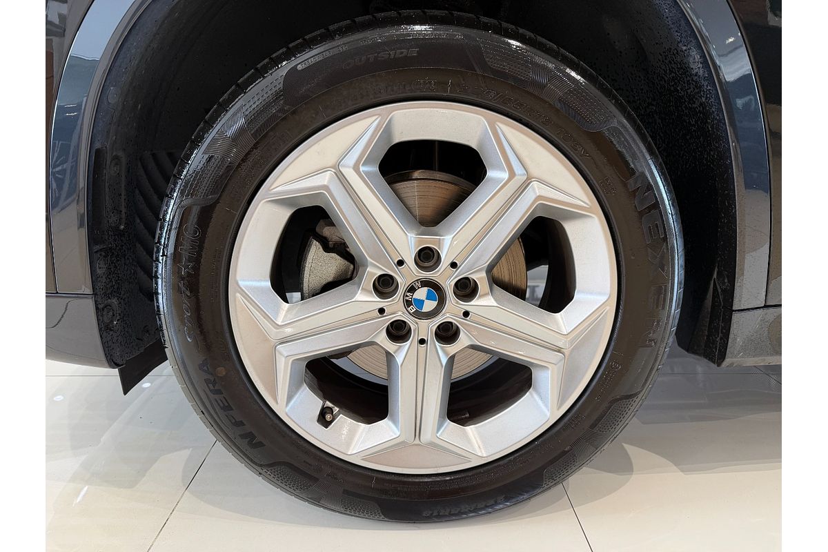 2023 BMW X1 sDrive18i U11