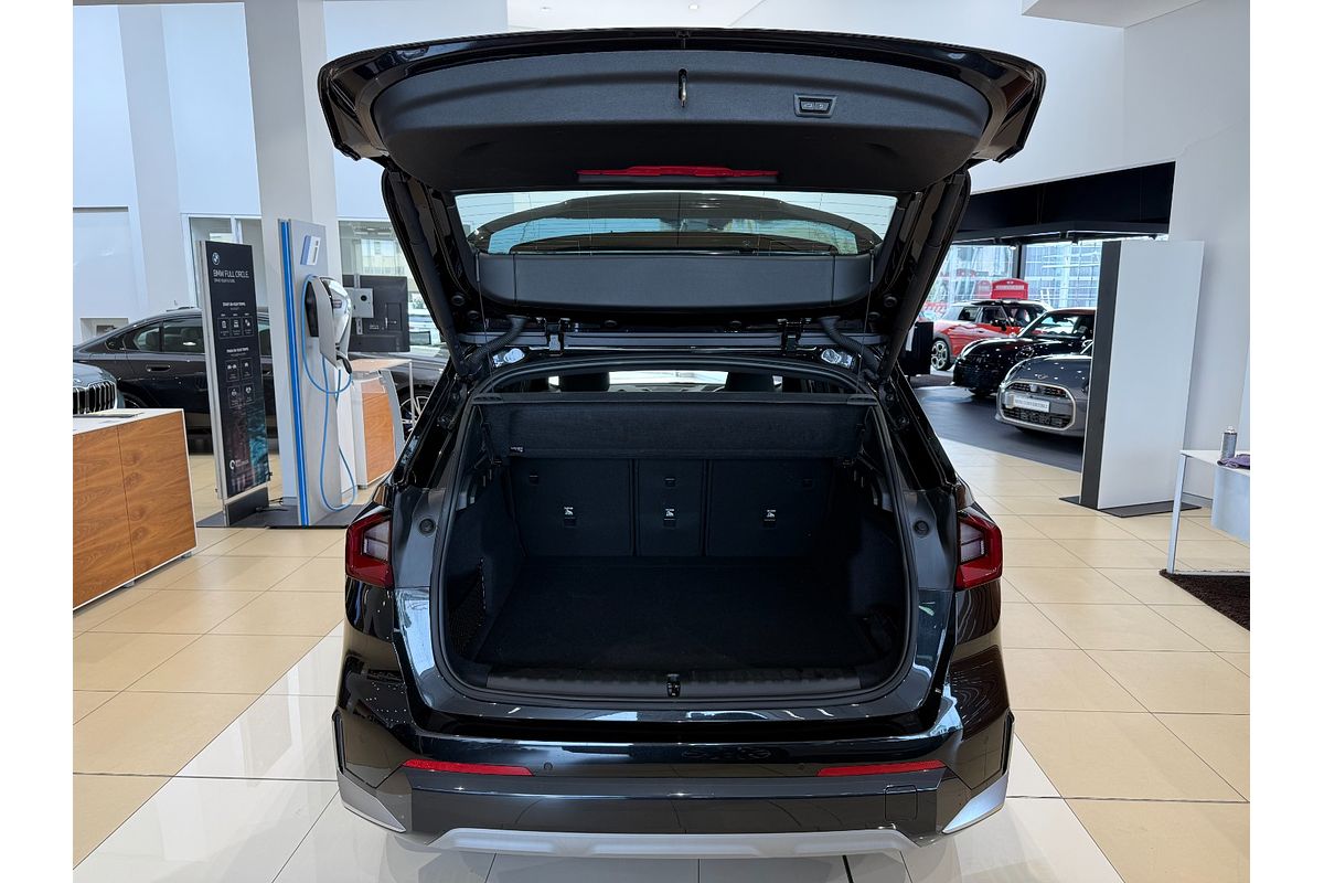 2023 BMW X1 sDrive18i U11