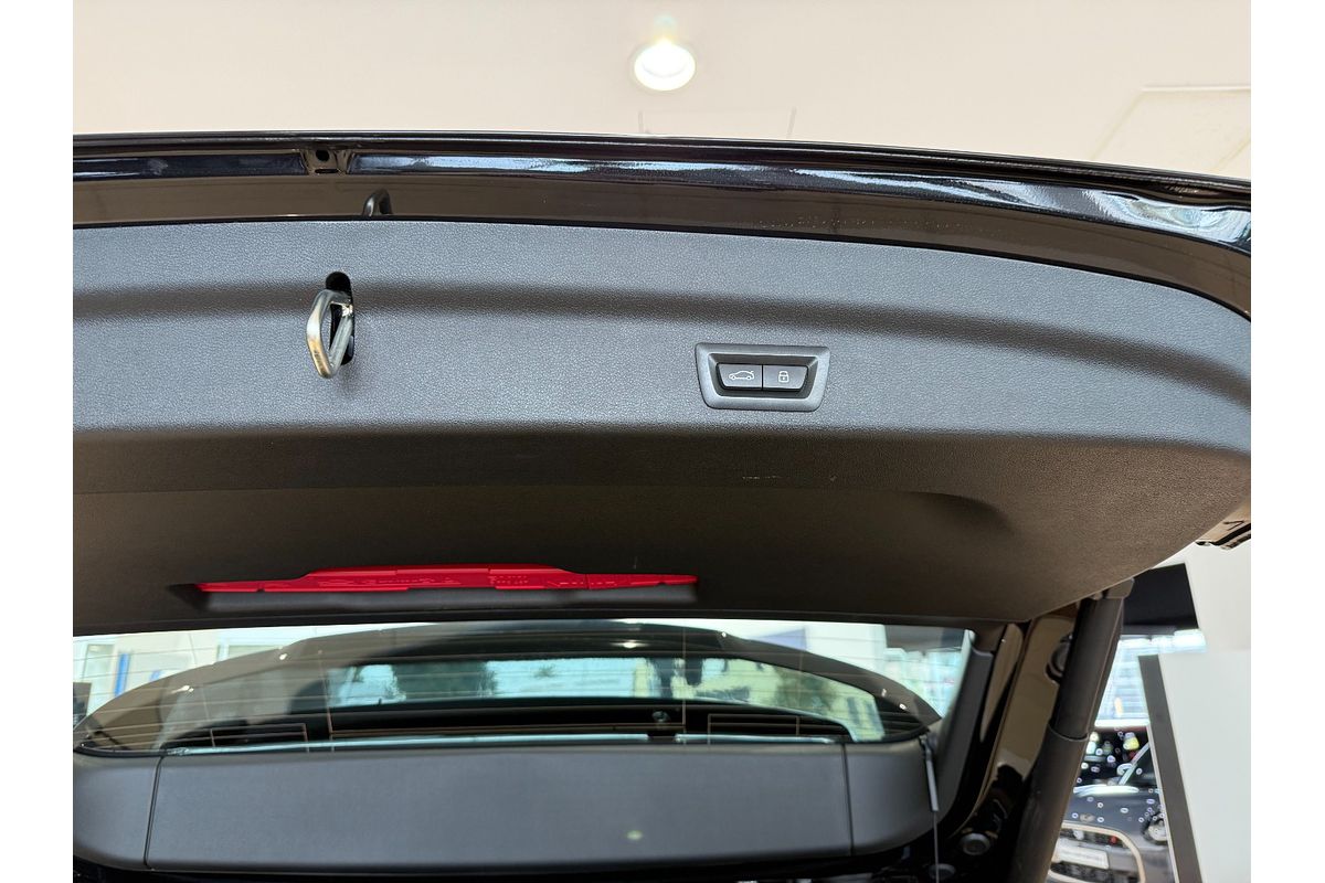 2023 BMW X1 sDrive18i U11