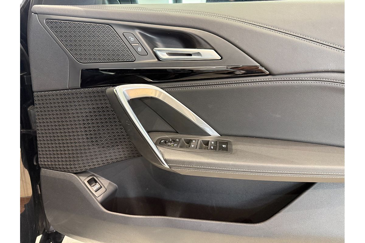 2023 BMW X1 sDrive18i U11