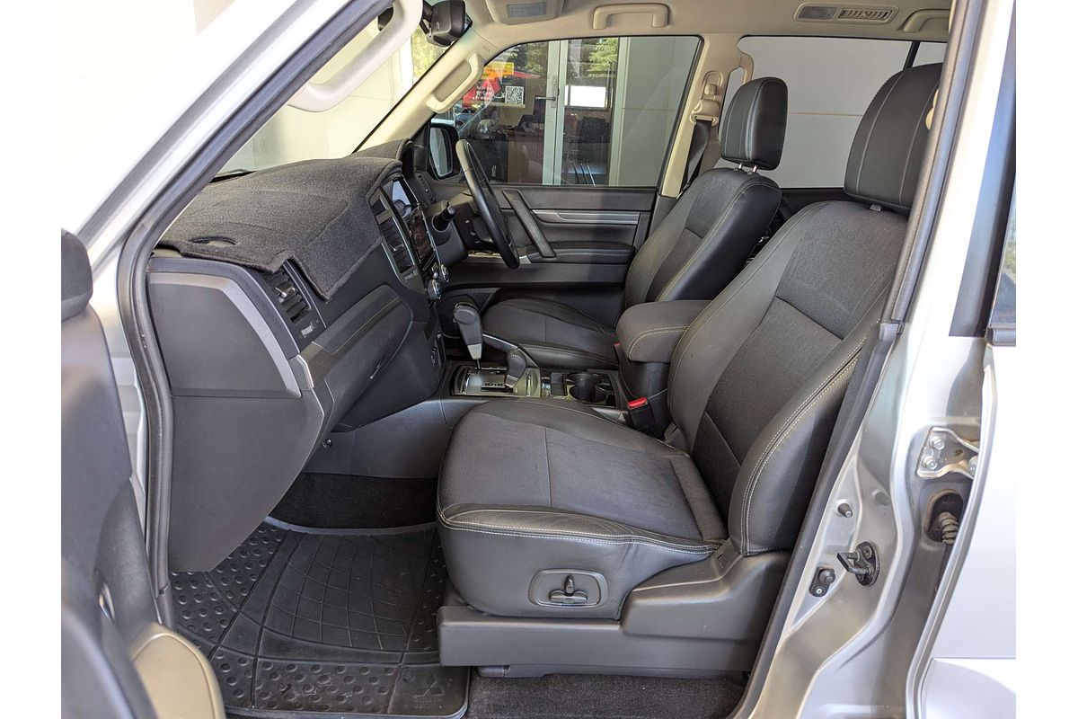 2019 Mitsubishi Pajero GLS NX