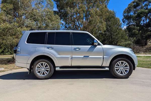 2019 Mitsubishi Pajero GLS NX