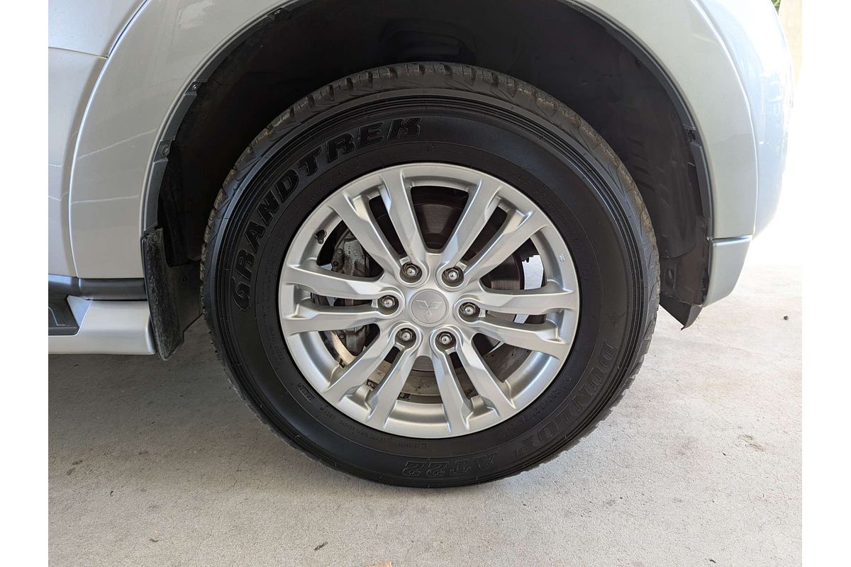 2019 Mitsubishi Pajero GLS NX