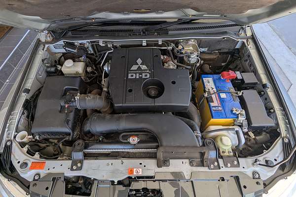 2019 Mitsubishi Pajero GLS NX