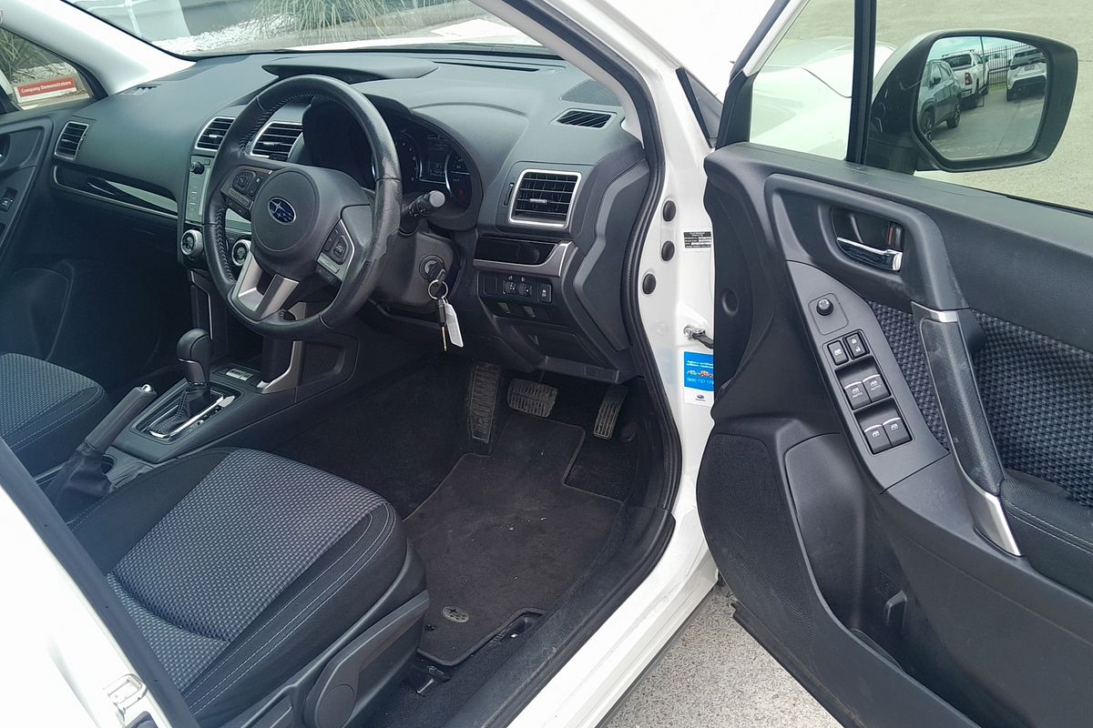 2017 Subaru FORESTER 2.5i-L S4