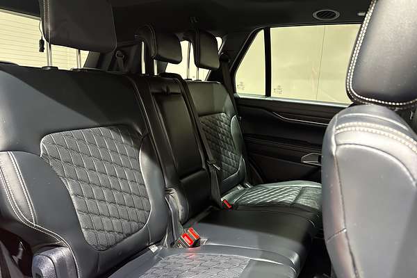 2024 Ford Everest Platinum