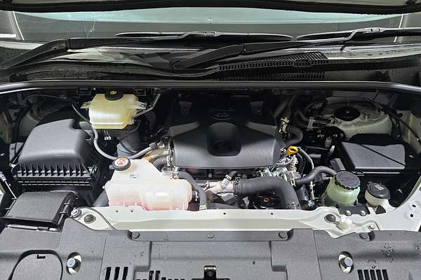 2023 Toyota Hiace Commuter GDH322R