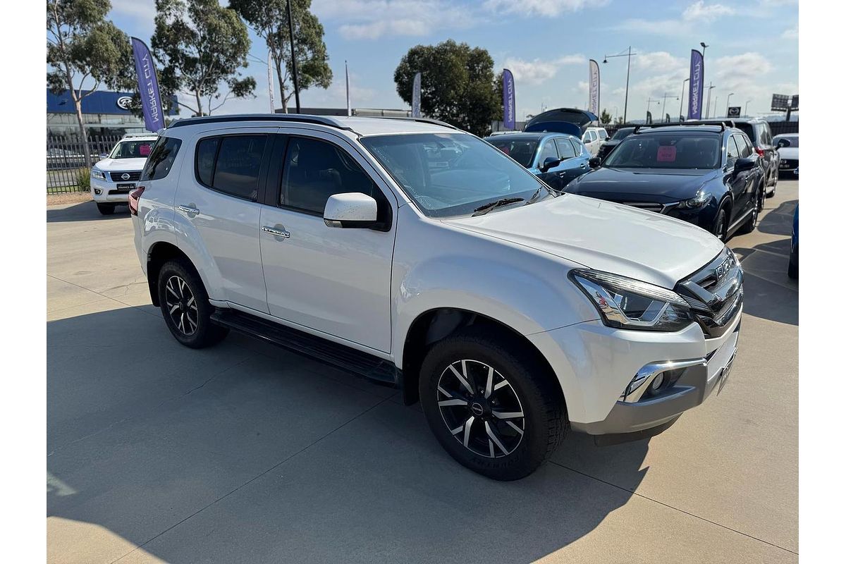 2020 Isuzu MU-X Onyx Edition