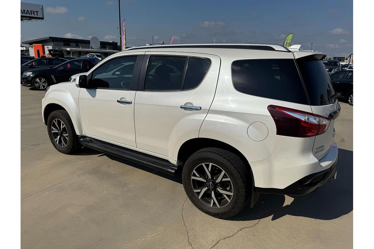 2020 Isuzu MU-X Onyx Edition