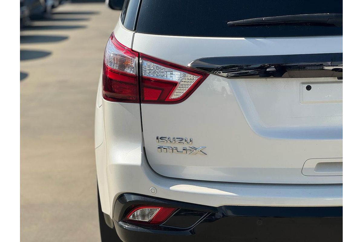 2020 Isuzu MU-X Onyx Edition