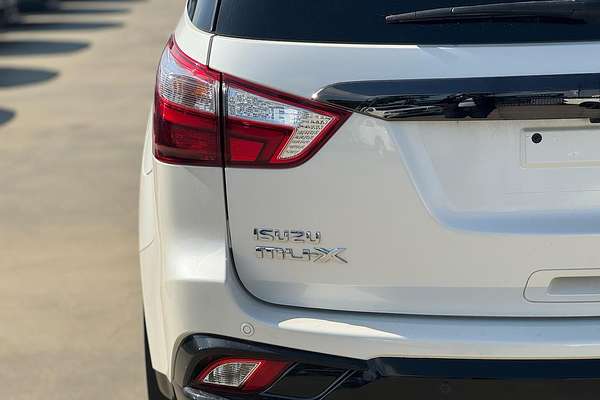 2020 Isuzu MU-X Onyx Edition