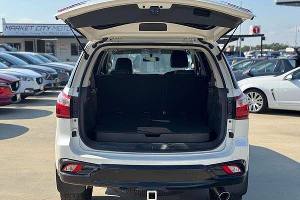 2020 Isuzu MU-X Onyx Edition