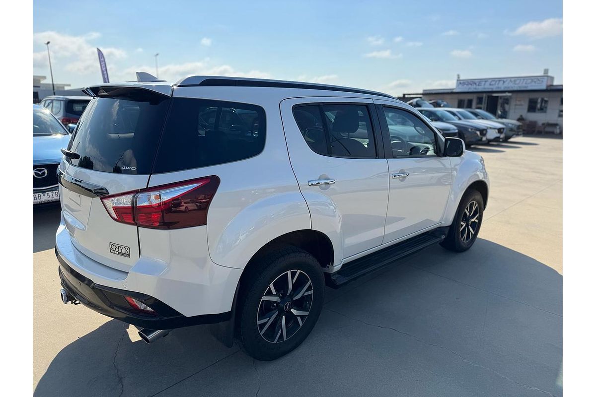 2020 Isuzu MU-X Onyx Edition