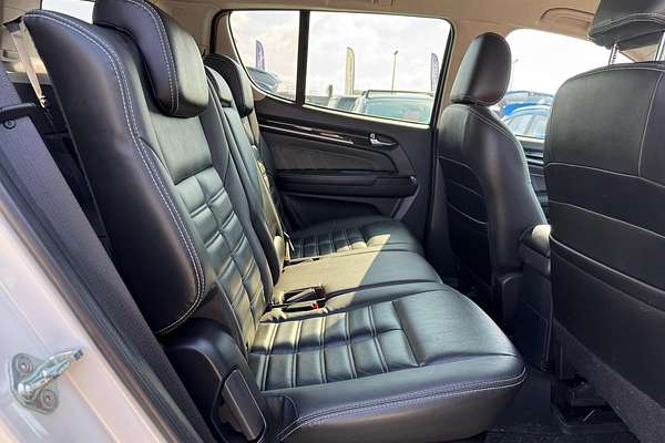 2020 Isuzu MU-X Onyx Edition