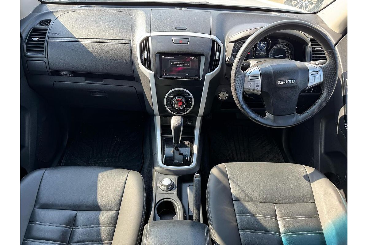 2020 Isuzu MU-X Onyx Edition