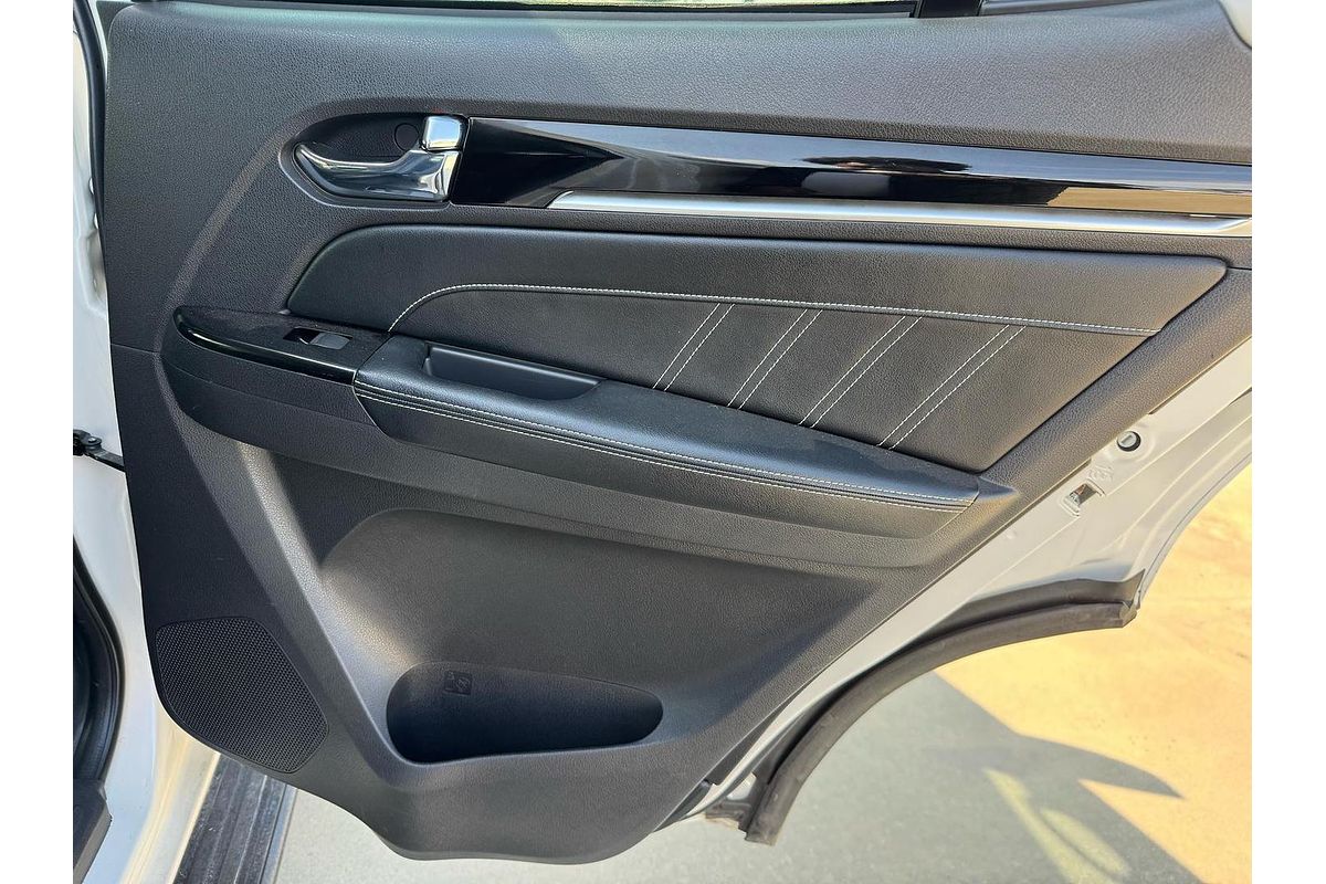 2020 Isuzu MU-X Onyx Edition